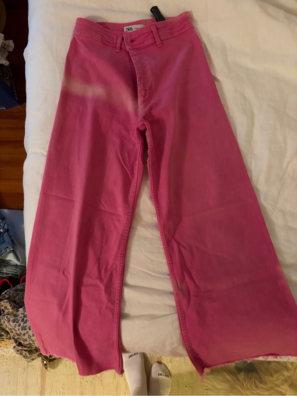 ZARA Bright Pink Wide-Leg Jeans